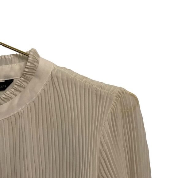 White House Black Market Floral Pleated High Collar Blouse Size 2 - Picture 2 of 8